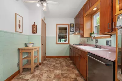 2625 East Lawn Court, Madison, WI 53704 - Photo 9