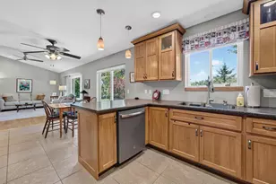 837 Vista Ridge Dr, Mount Horeb, WI 53572 - Photo 9