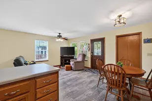 403 Hanson Rd, Stoughton, WI 53589 - Photo 5