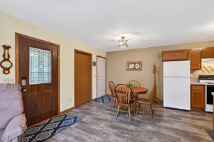 403 Hanson Rd, Stoughton, WI 53589 - Photo 7