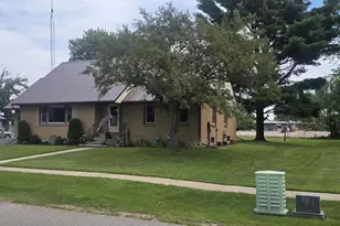 318 S Charles St, Westfield, WI 53964 - Photo 3