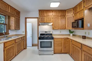 4602 Esch Ln, Madison, WI 53704 - Photo 7