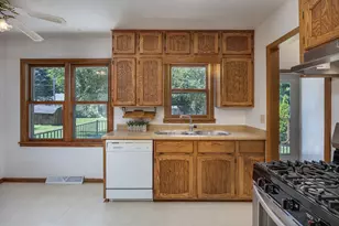 4602 Esch Ln, Madison, WI 53704 - Photo 9