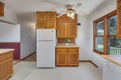 4602 Esch Lane, Madison, WI 53704 - Photo 9