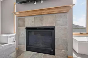 1000 Glen View Ct, Mount Horeb, WI 53572 - Photo 9