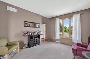 1000 Glen View Ct, Mount Horeb, WI 53572 - Photo 7