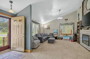 N6839 Donlin Dr, Pardeeville, WI 53954 - Photo 5