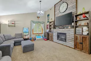 N6839 Donlin Dr, Pardeeville, WI 53954 - Photo 5