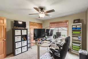 2306 Surrey Ln, Baraboo, WI 53913 - Photo 27
