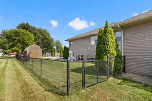 2306 Surrey Ln, Baraboo, WI 53913 - Photo 67