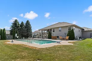 2306 Surrey Ln, Baraboo, WI 53913 - Photo 63