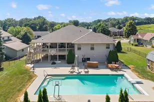 2306 Surrey Ln, Baraboo, WI 53913 - Photo 3