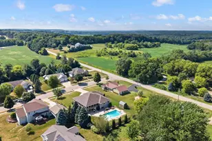 2306 Surrey Ln, Baraboo, WI 53913 - Photo 73