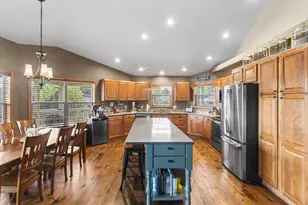 2306 Surrey Ln, Baraboo, WI 53913 - Photo 13