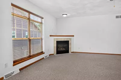 637 Garfield Avenue, Janesville, WI 53536 - Photo 5