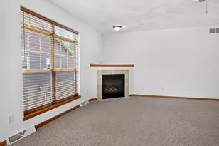 637 Garfield Ave, Janesville, WI 53536 - Photo 5