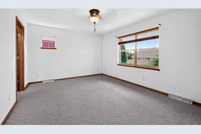 637 Garfield Avenue, Janesville, WI 53536 - Photo 25