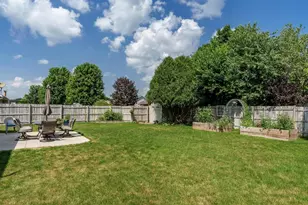 2608 N Wuthering Hills Dr, Janesville, WI 53546 - Photo 7