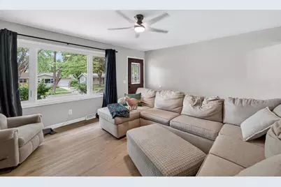 1121 Debra Lane, Madison, WI 53704 - Photo 3