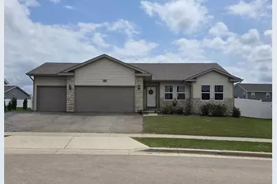 922 Margarets Way, Belleville, WI 53508 - Photo 3