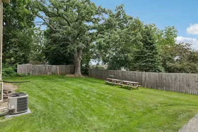 1009 Summit Avenue #6, Stoughton, WI 53589 - Photo 33