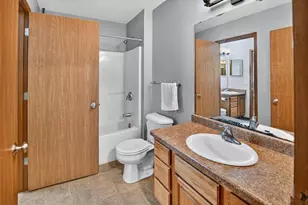 952 Rockefeller Ln, Madison, WI 53704 - Photo 17