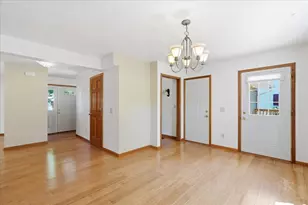 3617 Dennett Dr, Madison, WI 53714 - Photo 9