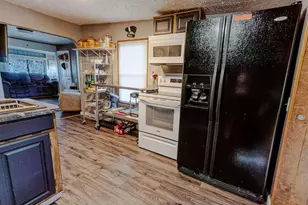 611 9th St, Baraboo, WI 53913 - Photo 7