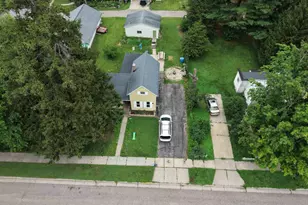 611 9th St, Baraboo, WI 53913 - Photo 37