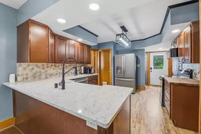 221 E Third Street, Beaver Dam, WI 53916 - Photo 7