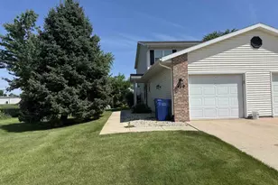 420 Sunset Rd, Columbus, WI 53925 - Photo 5