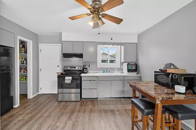 2837 Coolidge Street, Madison, WI 53704 - Photo 9