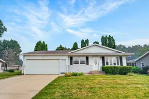 618 Jefferson St, DeForest, WI 53532 - Photo 59