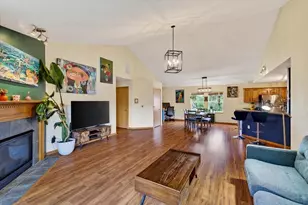 3122 Dorchester Way, Madison, WI 53719 - Photo 9