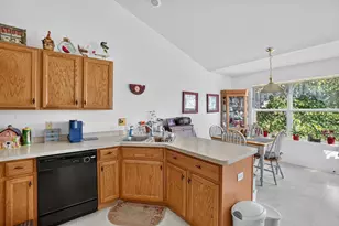 6582 Kristines Way, South Beloit, IL 61080 - Photo 11