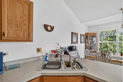 6582 Kristines Way, South Beloit, IL 61080 - Photo 17