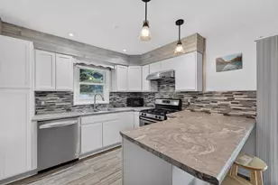 1221 Debra Ln, Madison, WI 53704 - Photo 9