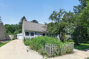 6 S Meadow Ln, Madison, WI 53705 - Photo 3