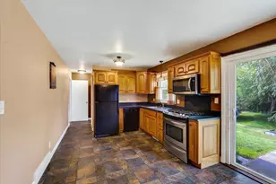 602 Dix St, Columbus, WI 53925 - Photo 13