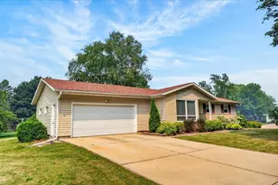 602 Dix St, Columbus, WI 53925 - Photo 5
