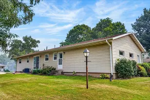 602 Dix St, Columbus, WI 53925 - Photo 7