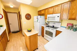 726 Kensington Square, Stoughton, WI 53589 - Photo 5