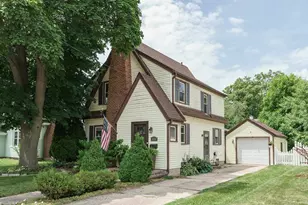 424 S Ringold St, Janesville, WI 53545 - Photo 1