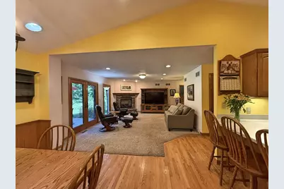 5352 N River Road, Janesville, WI 53545 - Photo 13