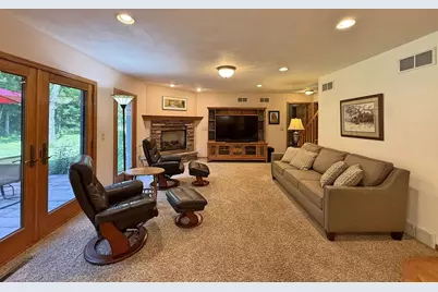 5352 N River Road, Janesville, WI 53545 - Photo 9