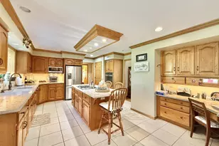 2078 Regal Oaks Ct, Beloit, WI 53511 - Photo 7
