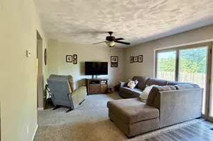 2532 W Memorial Dr, Janesville, WI 53548 - Photo 3