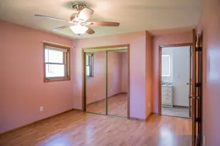506 N Brooklyn Ave, Elroy, WI 53929 - Photo 9