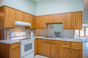 506 N Brooklyn Ave, Elroy, WI 53929 - Photo 15