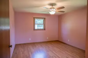506 N Brooklyn Ave, Elroy, WI 53929 - Photo 11